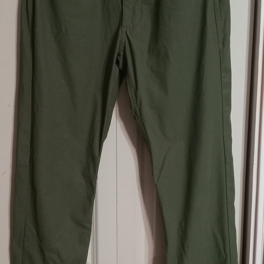 Swiss Tech Men's Forest Green Chinos